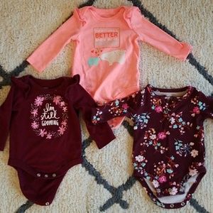 3 newborn onesies